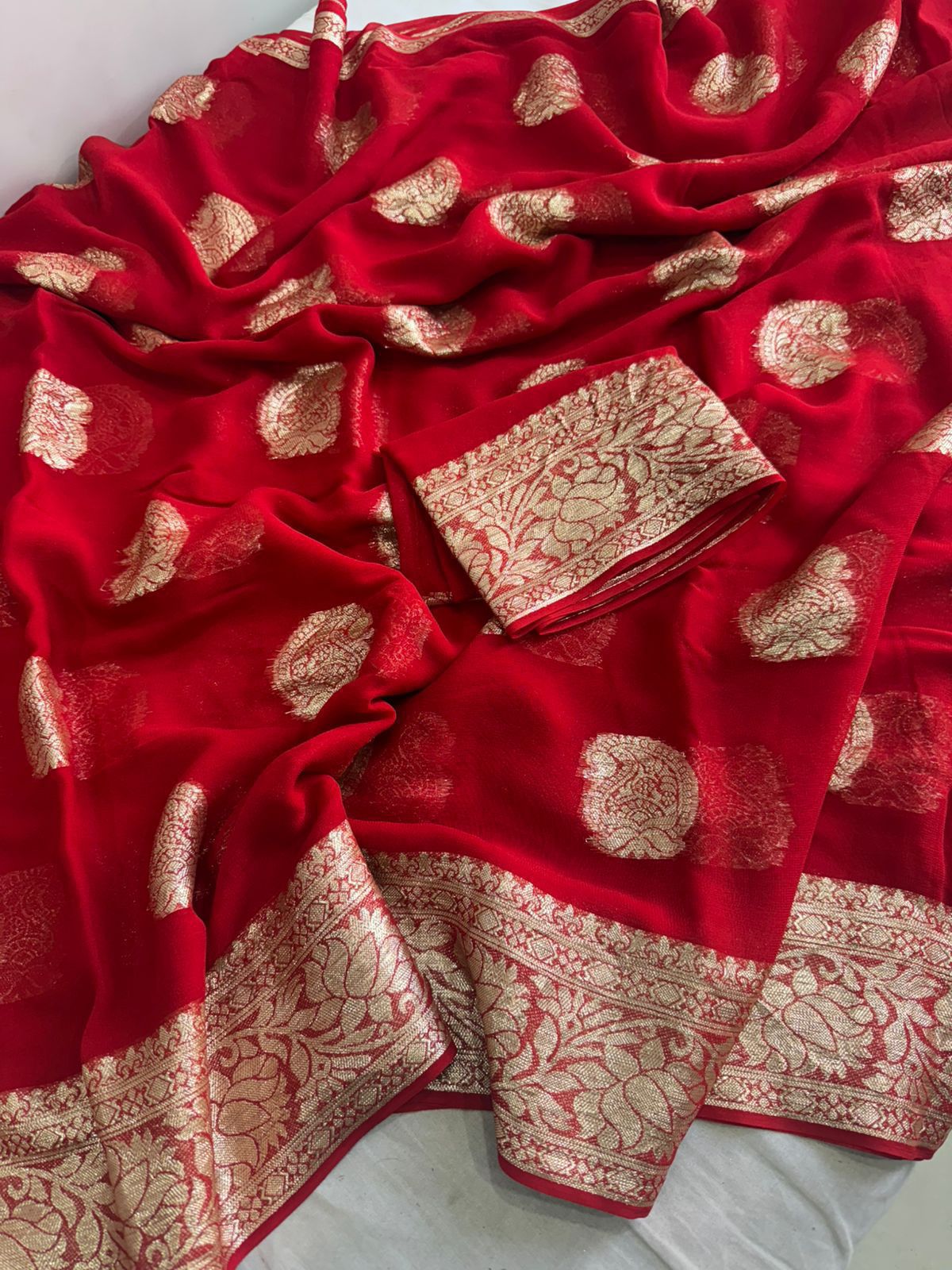 Elegant Viscose Georgette Red Saree With Running Blouse