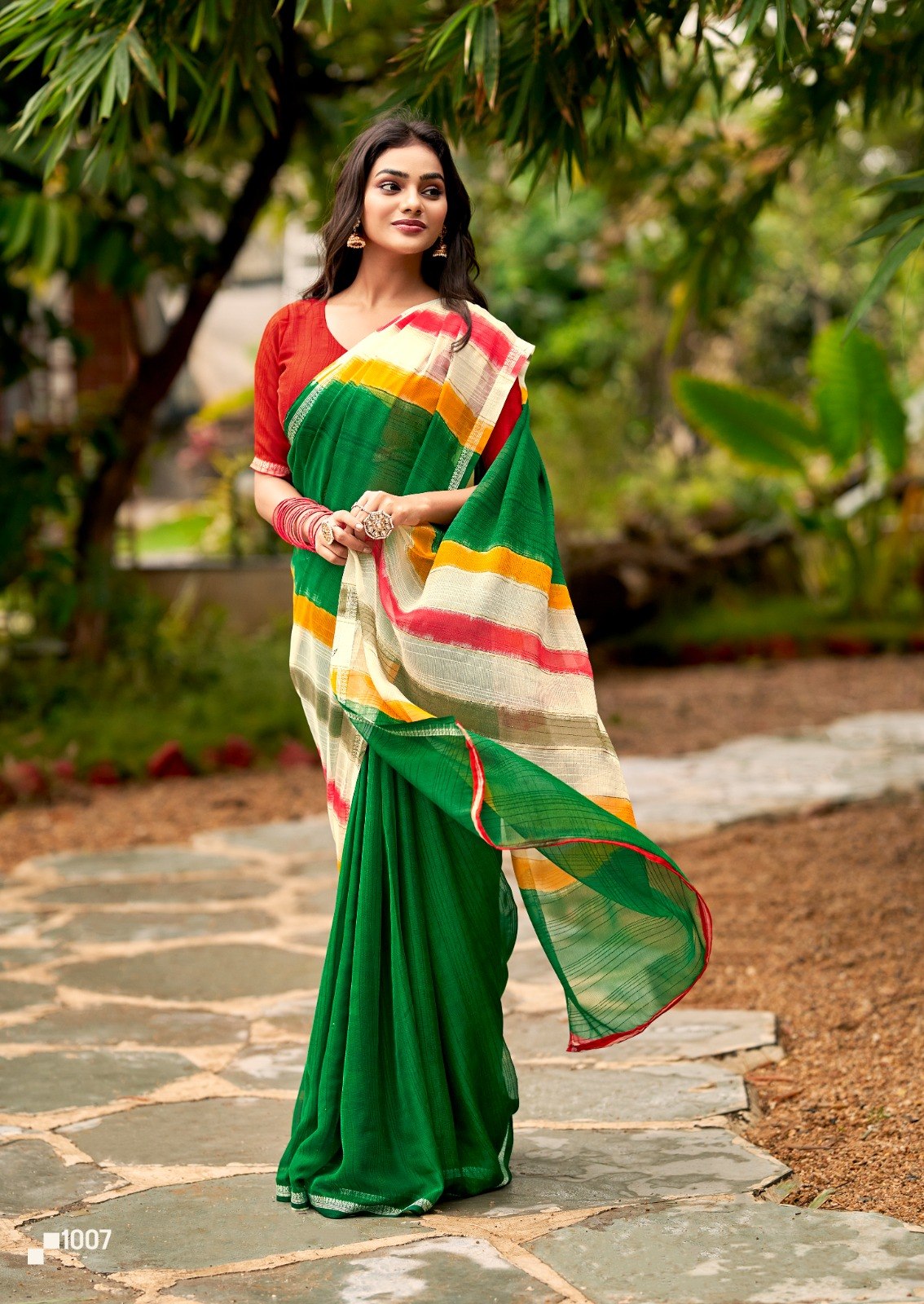Graceful Chiffon Saree with Artistic Brush Print and Woven Border -GREEN